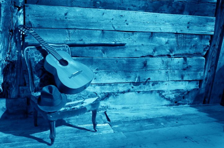 24 guitar-blues-blue
